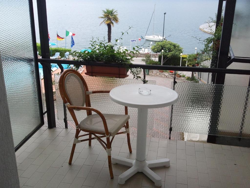 Hotel Caribe - Garda Lake Collection Brenzone sul Garda Δωμάτιο φωτογραφία